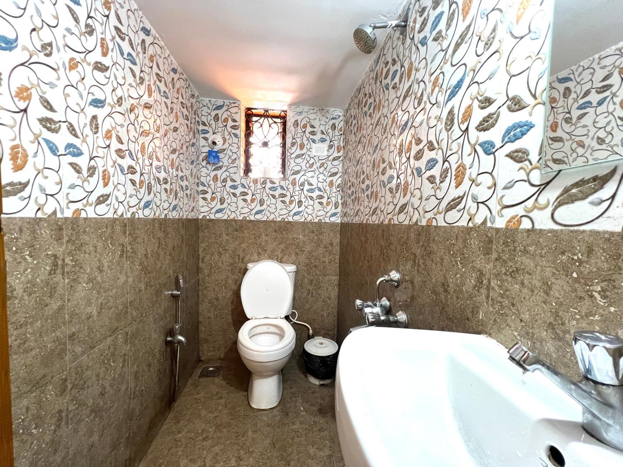 Aura Rooms & Swimming Pool, كالانغيُت المظهر الخارجي الصورة